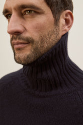 Dolcevita Milano in Cashmere - Blu Scuro | Umit Benan